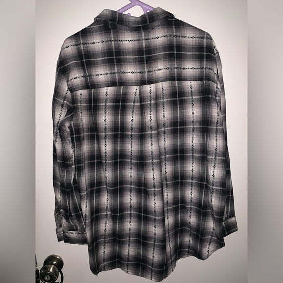 Women’s Flannel - Picture 3 of 4
